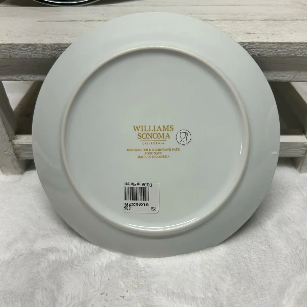 Williams Sonoma Halloween 3 Appetizer Plates Day of the Dead Skull Skeleton Head